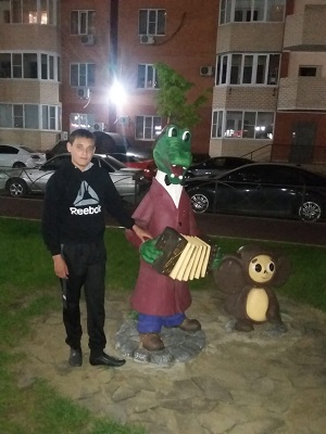 TkPlySqN-EE.jpg